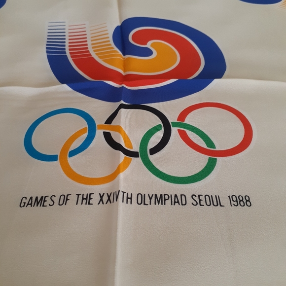 Leehaus Silk scarf from the 1988- 24th Olympiad  Seoul, Korea - Picture 3 of 4